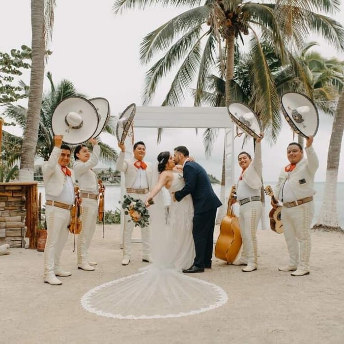Mariachis en Playa del Carmen Premium (1) (1) Mariachis en Playa del Carmen